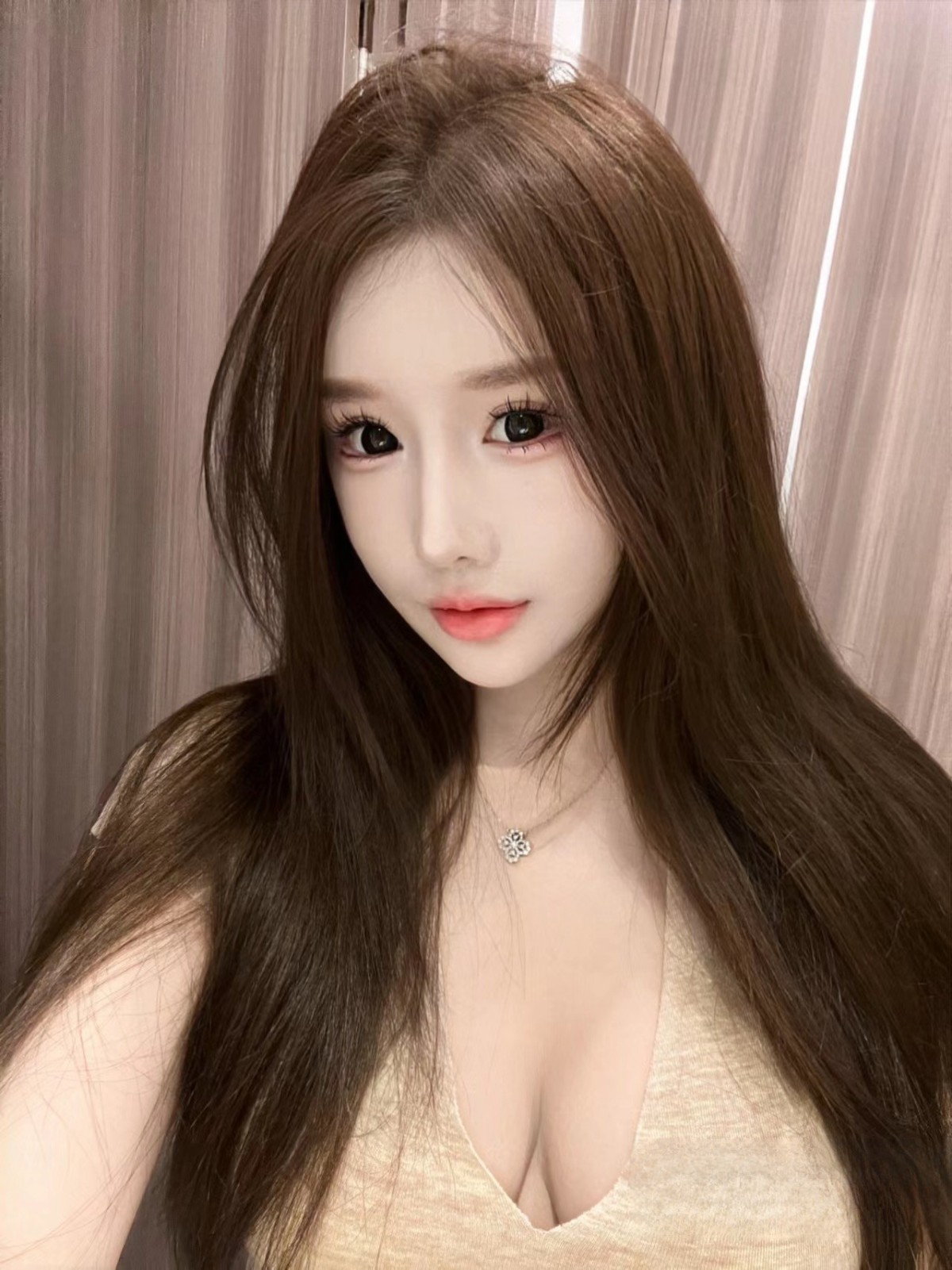 125199_YE89Z4BKZ8MWQHM.jpg